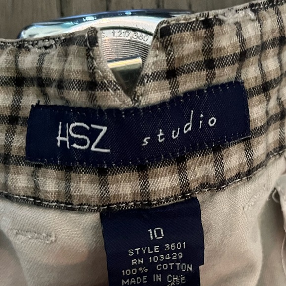 HSZ Studio Khaki Shorts Size 10 - Picture 9 of 9